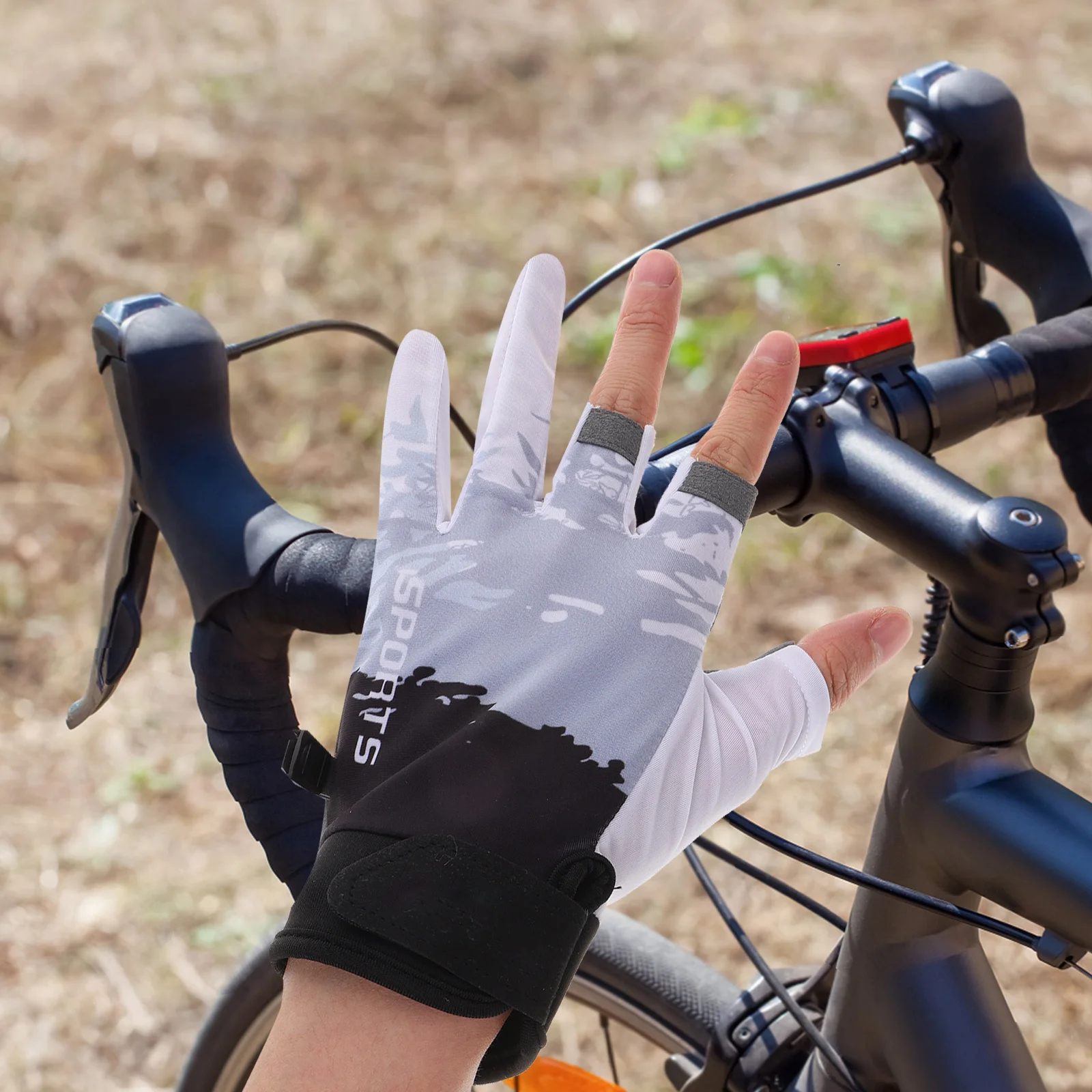 1Pair Breathable Sun Protective Fingerless Fishing Gloves Anti Slip Cycling Billiard Fitness Outdoor Gloves for Summer