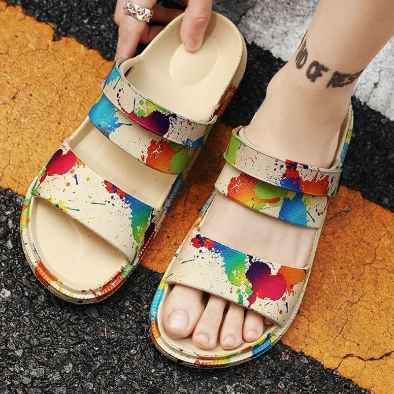 

Мужская пляжная обувь, нескользящая дизайнерская обувь из ПВХ 39, номер 41, оптовая продажа, летняя распродажа, роскошные дизайнерские дышащие трендовые мужские сандалии 2025 H