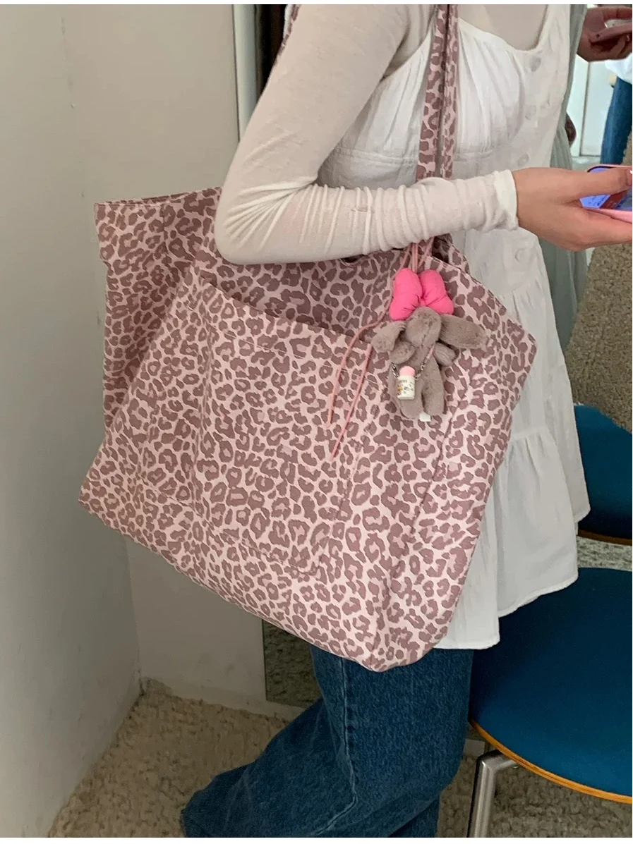 

Белая холщовая большая сумка с милым леопардовым принтом, женская большая сумка Capaci, новинка 2025, большая сумка для колледжа Sle, ленивый Sle