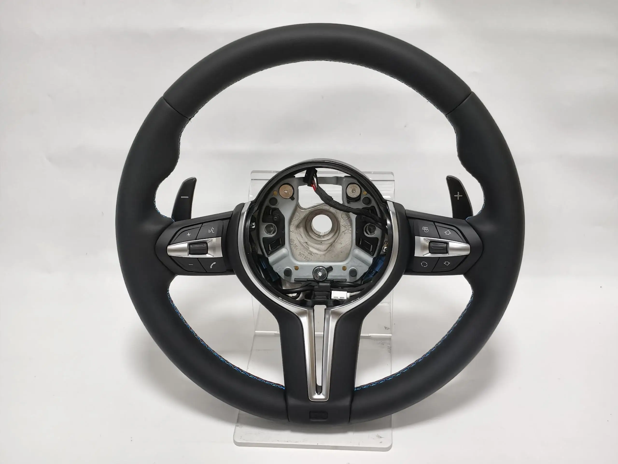 Lederen racestuur met airbag, op maat gemaakt sportief ontwerp, ergonomische antislipgreep, vervangend stuur voor E-serie modellen.