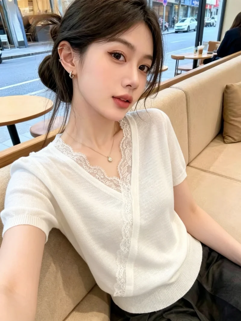 

Delicate Lace Splice Short Sleeve T-Shirt Women's Summer New Style Self-Preserving Gentle Wind High-End Feeling Top