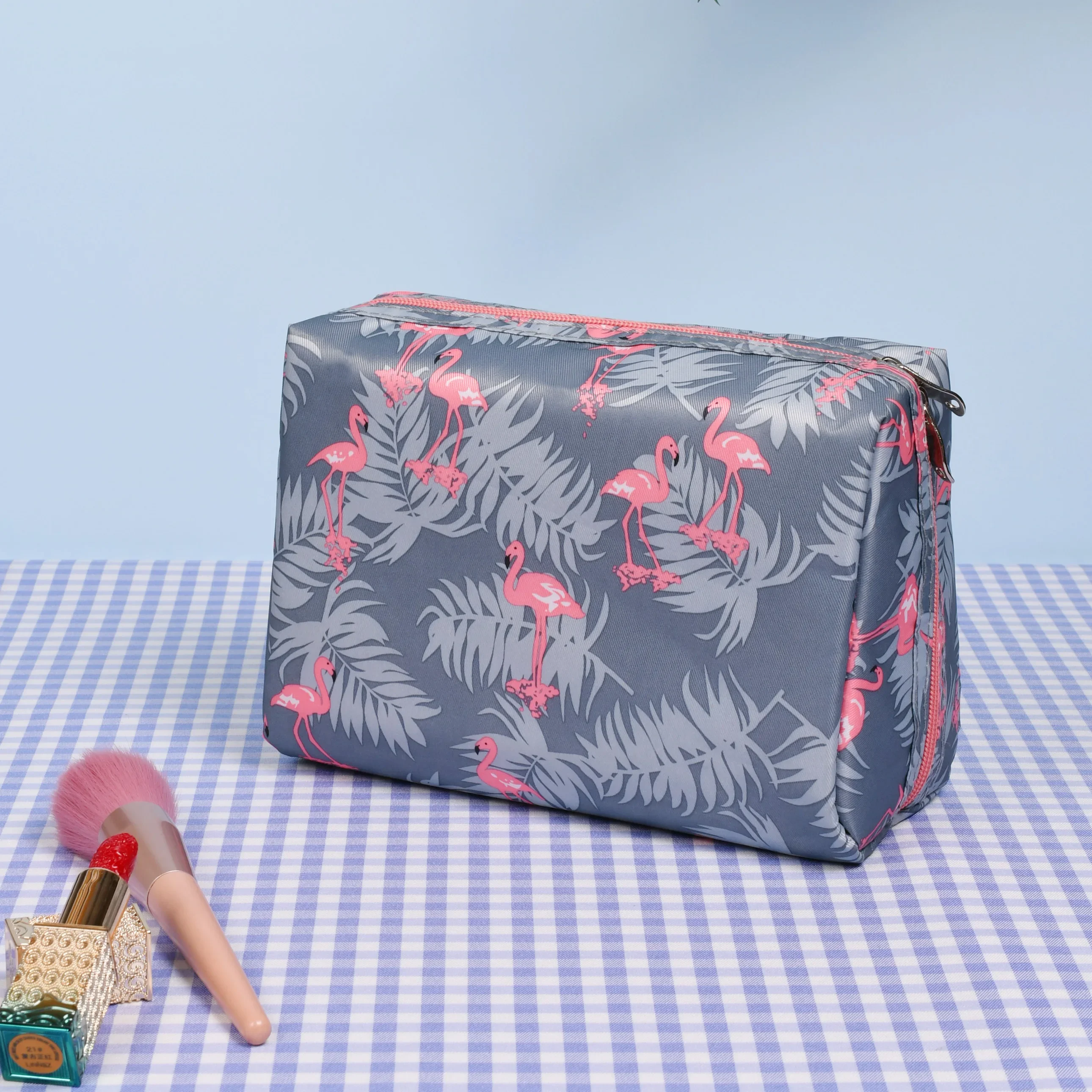 Large Flamingo Print Waterproof Cosmetic Bag for Travel Organized Storage Pouch Makeup Bags with Multiple Compartments
