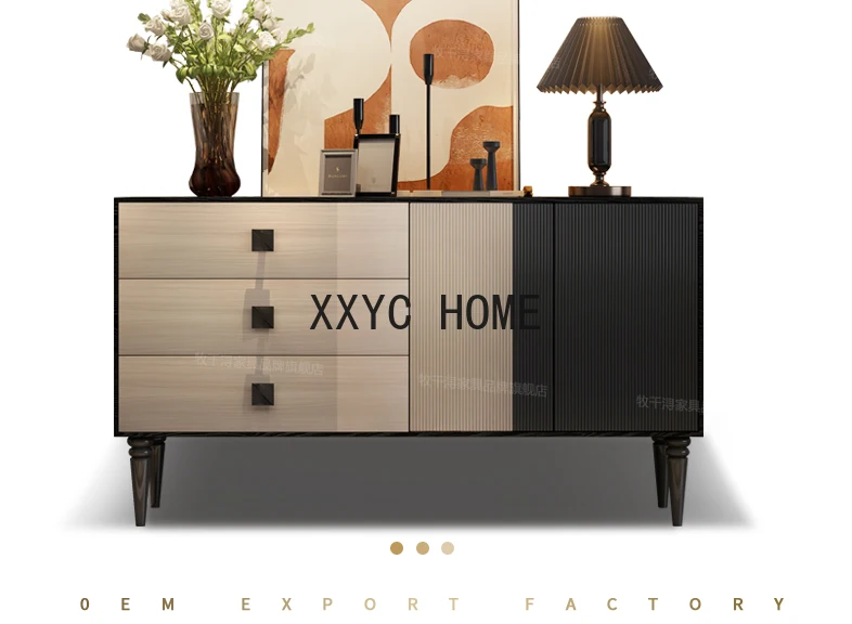 

Шкаф для входной двери во французском стиле