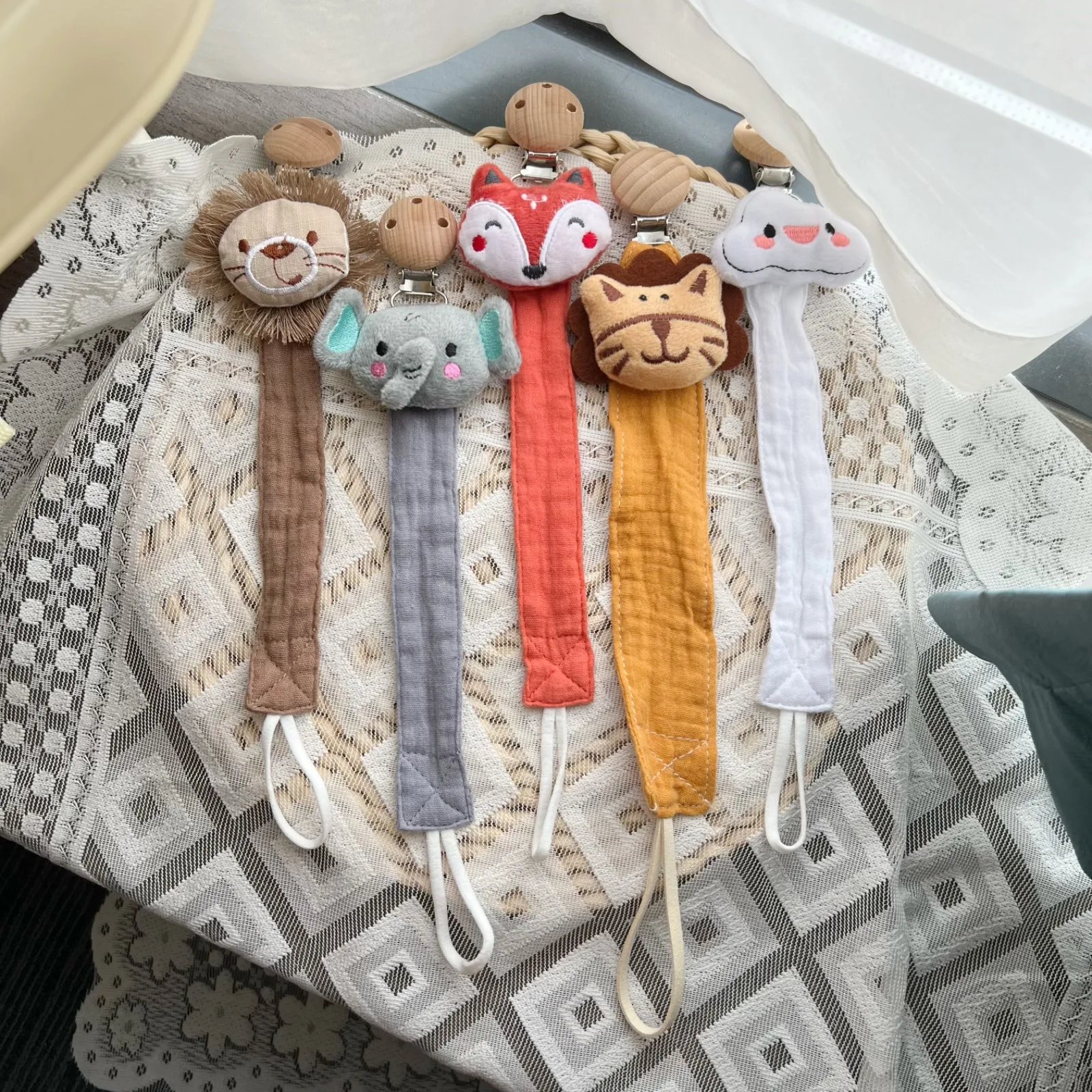 Cartoon Animal Baby Pacifier Chain for Newborn Pacifiers Leashes Fabric Lion Tiger Fox Pacifier Chain Knotted Anti-lost Rope