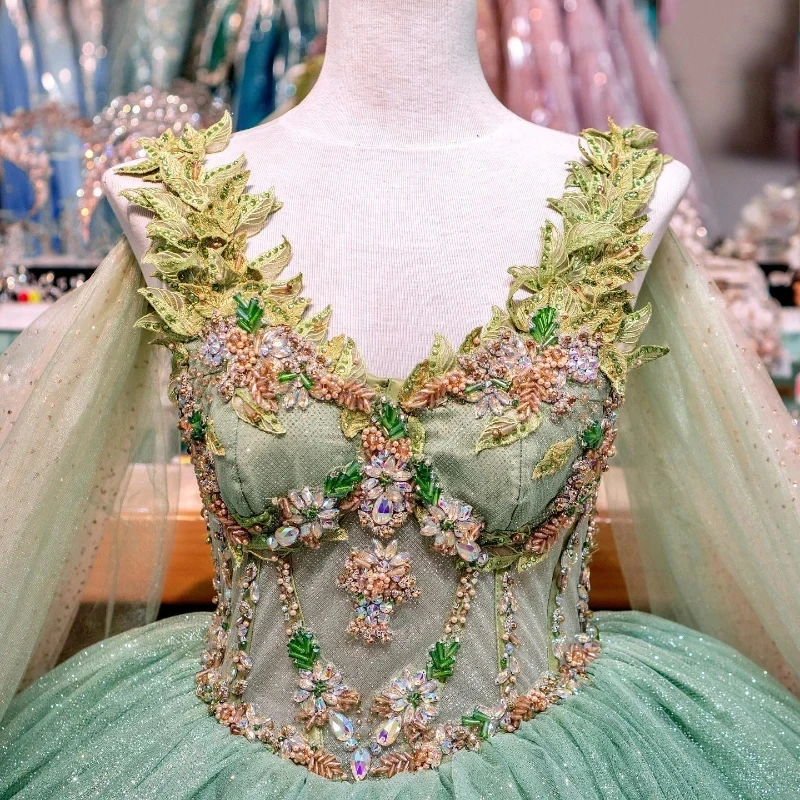 Mintgroene Quinceanera Jurk Baljurk Applique Kralen Kristallen Met Cape Tull Korset Sweet 16 Vestido De 15 Anos