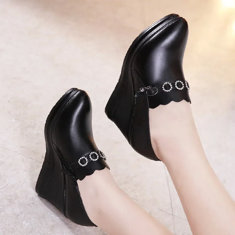 

2023 Deep Mouth Leather Shoe Black Platform Shoes High Heels Fashion Crystal Dance Shoes For Ladies Women's Pumps Wedge Shoes