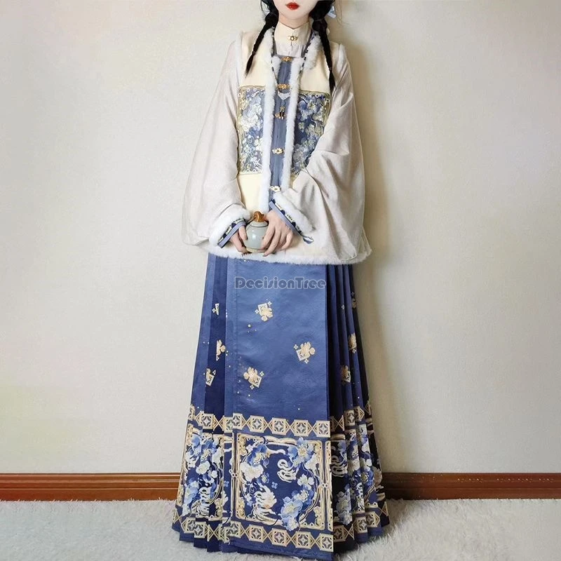 ชุดฮั่นฝูผู้หญิงสไตล์ราชวงศ์หมิง ฤดูหนาวปี 2025 คอเหลี่ยม ปักลายหน้าม้า ผ้ากำมะหยี่หนา ดีไซน์หรูหรา