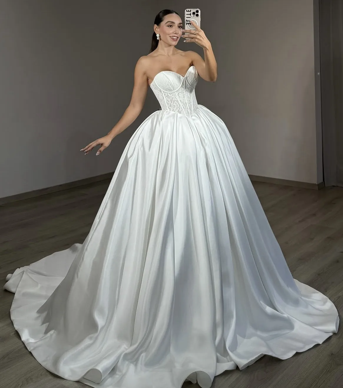 Lace Wedding Dresses Sweetheart Sleeveless High Quality Satin Wedding Dresses Lace Up Back Bridal Gowns vestido de noiva Fashion