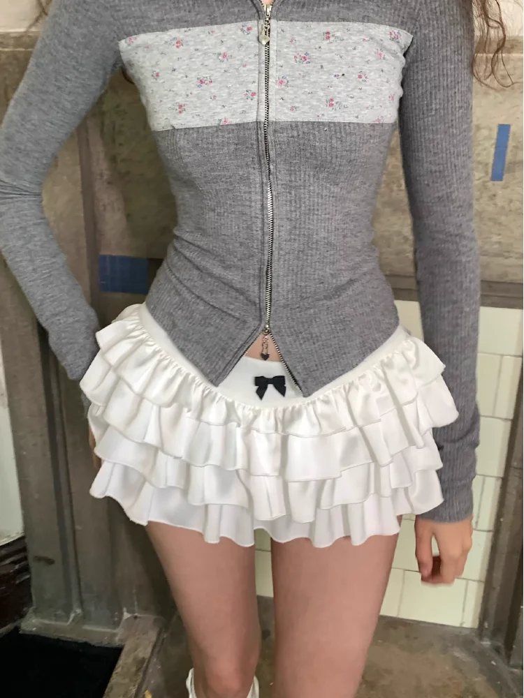 Y2k Kawaii Cute Cake Ruffles White Mini Skirt Women Bow Slim Skirt Elastic Waist Summer A-line Skirt Going Out Party Streetwear