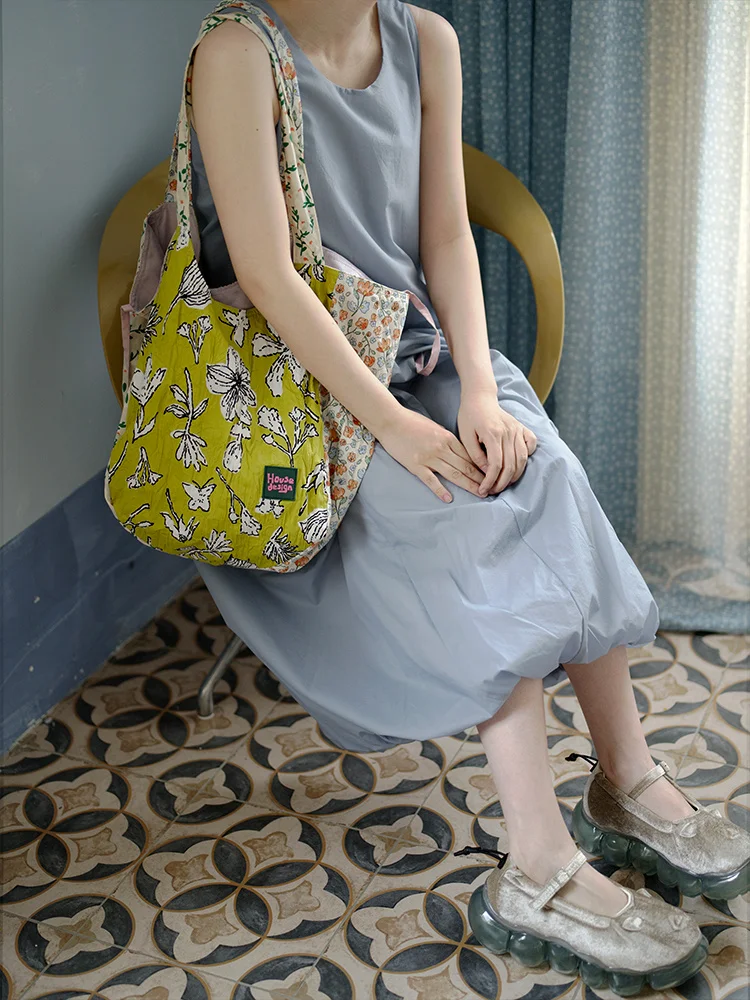 

Splicing large-capacity tote bag, niche one-shoulder lightweight canvas bag