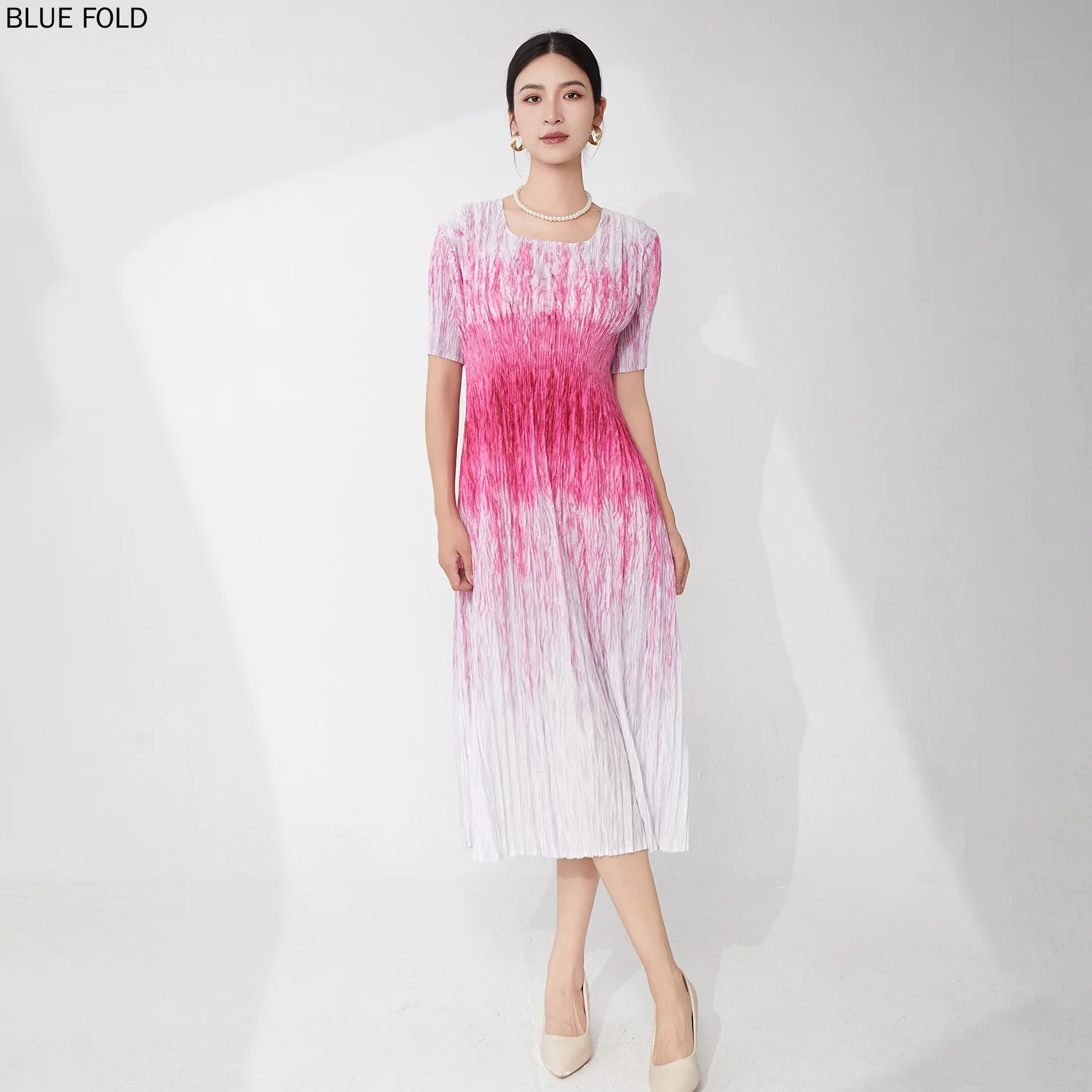 

Ladies' High-end Miyake Dress Waist-cinching Slimming Gradient Round Neck Short Sleeves A-line Dress Aament Long Dress