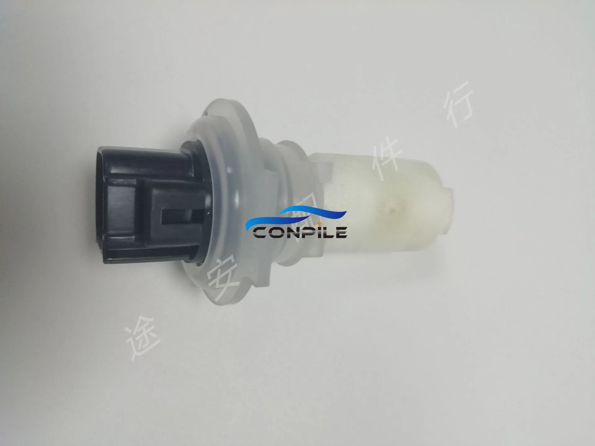 

Для Toyota Prado 2010-17 датчик уровня лейки 2700 4000 LC150