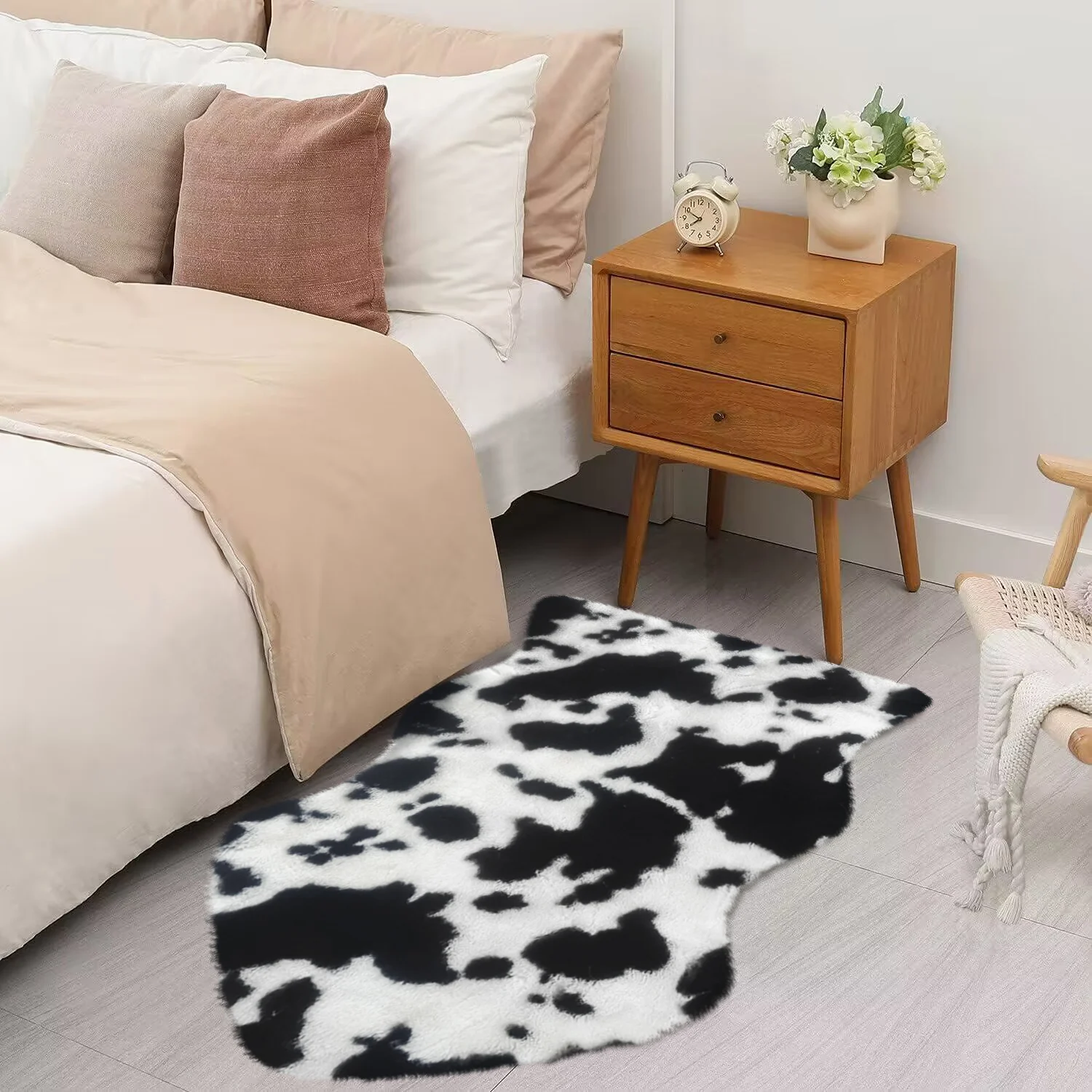 1 Black and white cow flatfish imitation rabbit hair carpet mat for home decoration non-slip for living room and other scenes