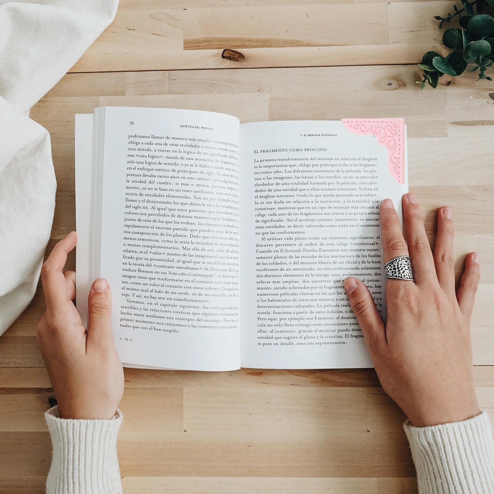 

4Pcs PU Book Corners Protector Set Stylish Lightweight Decorative Edges Cover for Albums Notebooks and Photo Books