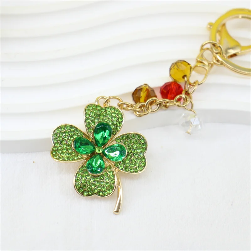 New Crystal keyring Rhinestone Car Keychain Female Creative Cute Flower Bag Pendant Four-Leaf Clover Key Chain