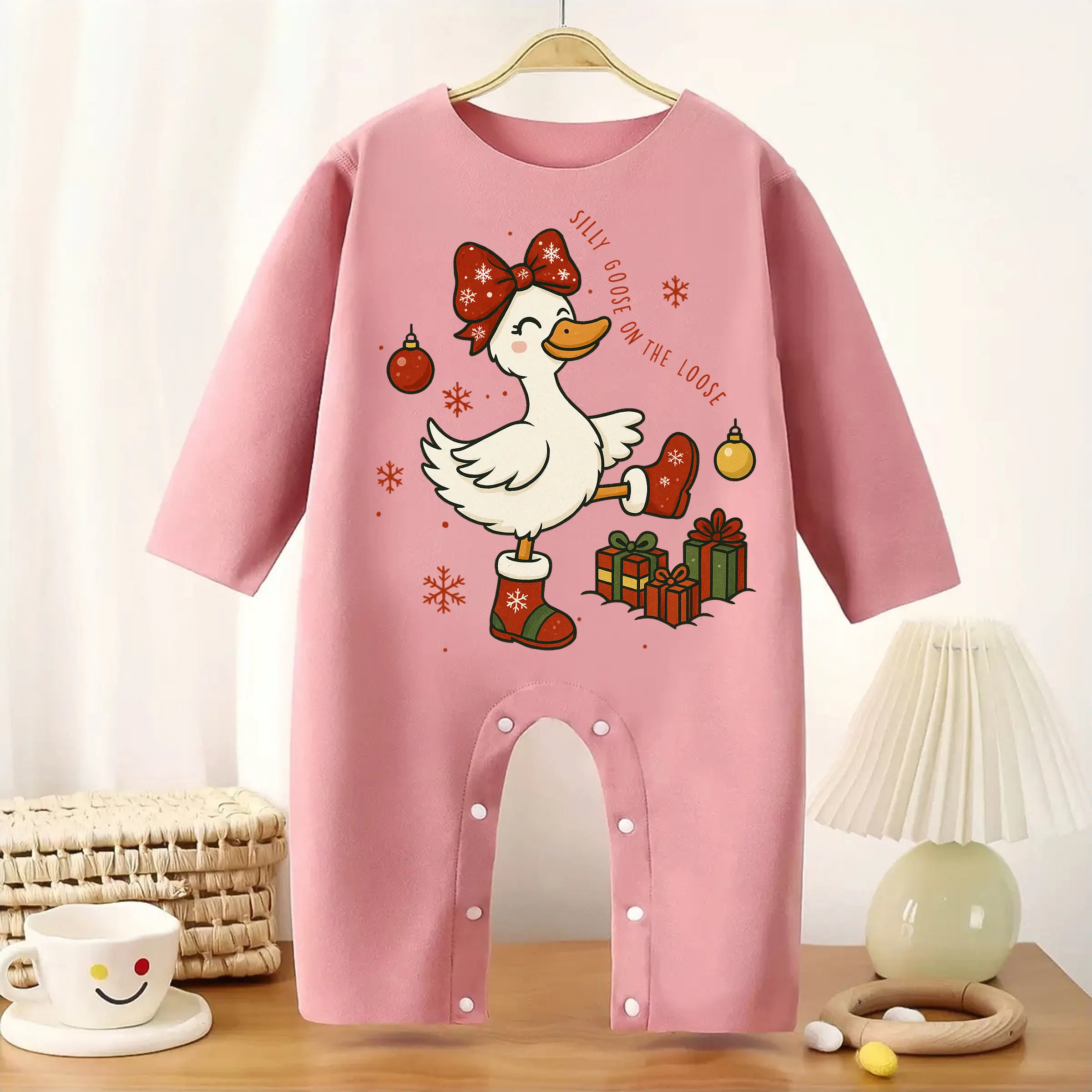 MINISO Jumpsuit Bayi Natal Pertama Motif Bebek Santa, Tebal, Lengan Panjang, Menjaga Kehangatan untuk Tinggi Badan 60-90CM, Pakaian Bayi