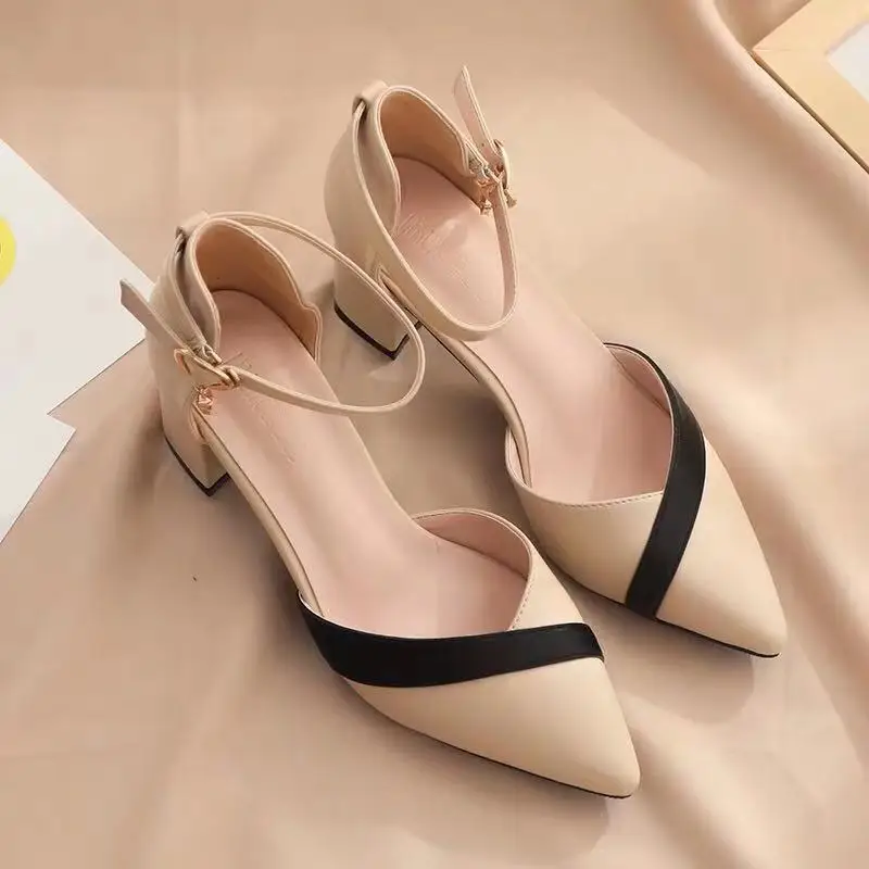 Scarpe a punta con tacco quadrato Beige classico da donna per décolleté professionali in pelle PU con fibbia nera primavera estate da donna