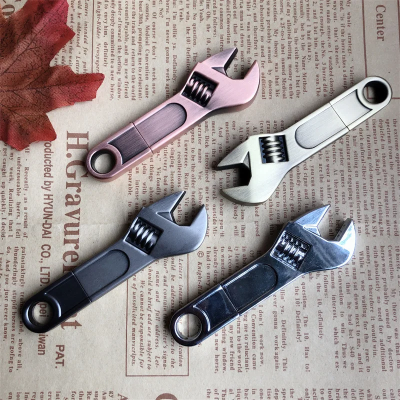 無料カスタムレーザー彫刻ロゴカラーメタルレンチ USB2.0 フラッシュドライブ 4 ギガバイト 8 ギガバイト 16 ギガバイト 32 ギガバイト 64 ギガバイト 128 ギガバイト