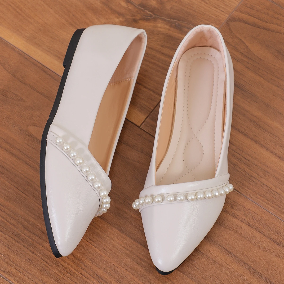 

Casual Women's Flat Shoes Spring Fashion Pointed Toe Shoes for Woman Loafers Female Retro Pearls Flat Shoes for Women
