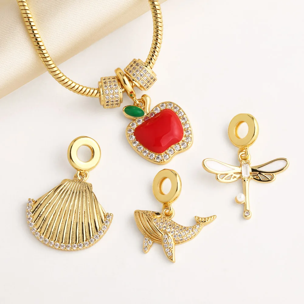 OCESRIO-Colgante de tiburón de cristal blanco para collar, cobre, chapado en oro, esmalte rojo, libélula de manzana, suministros para fabricación de joyas pdtb077