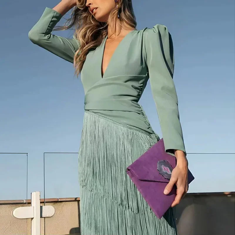 الفرنسية أنيقة العميق الخامس الرقبة سليم فساتين لحضور الحفلات الموسيقية 2025 الربيع الصلبة تقسم شرابة فستان طويل امرأة طويلة الأكمام جديد الخريف ماكسي فستان