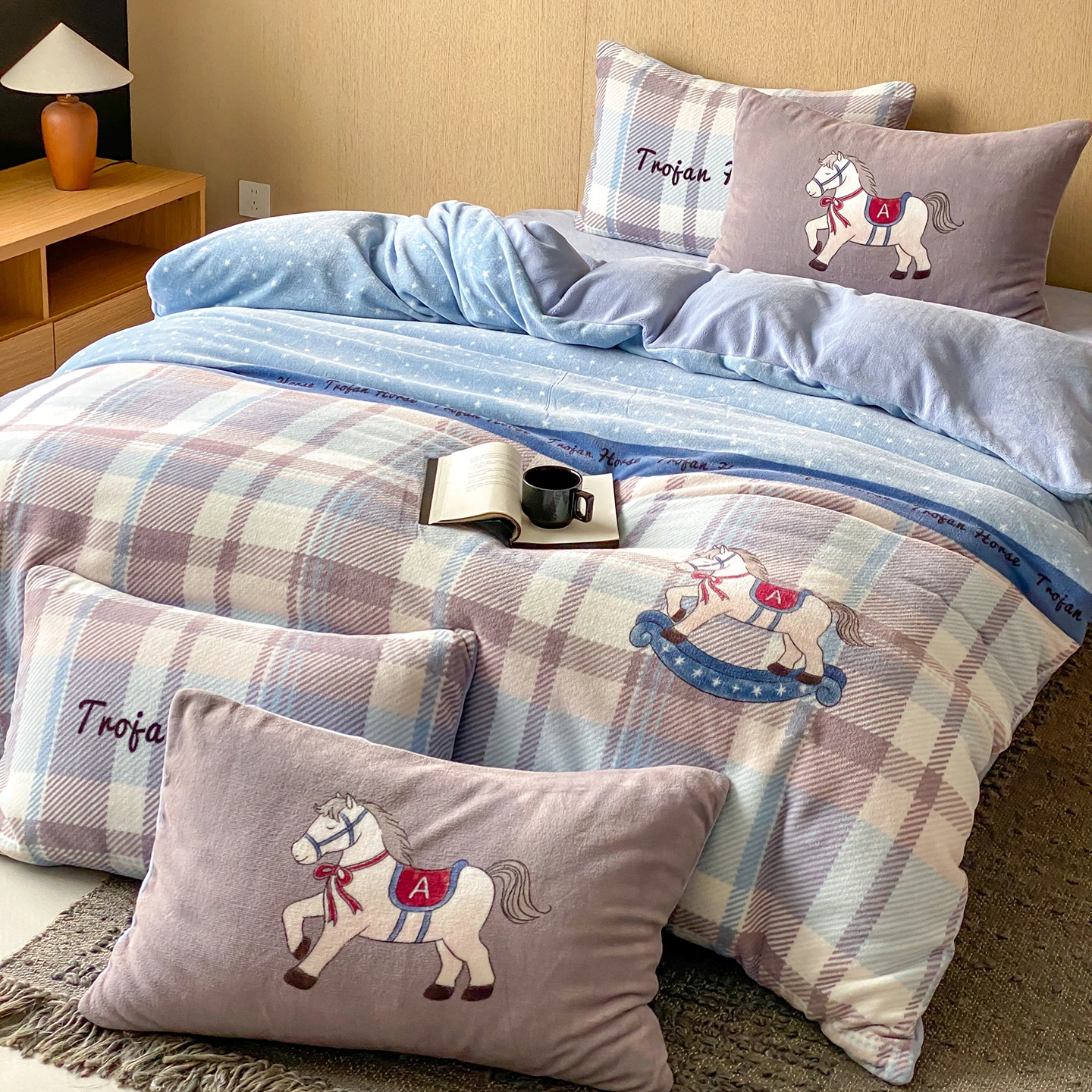 

Комплект постельного белья из четырех предметов из утолщенного молочного вельвета с мультяшным принтом, осенне-зимний, с цифровой печатью, теплый, для дома и общежития