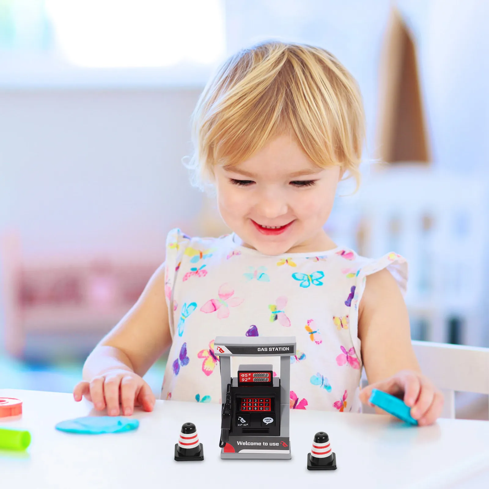 

Simulation Gas Station Toy with Mini Roadblocks and Pump for House Decoration Educational Plaything