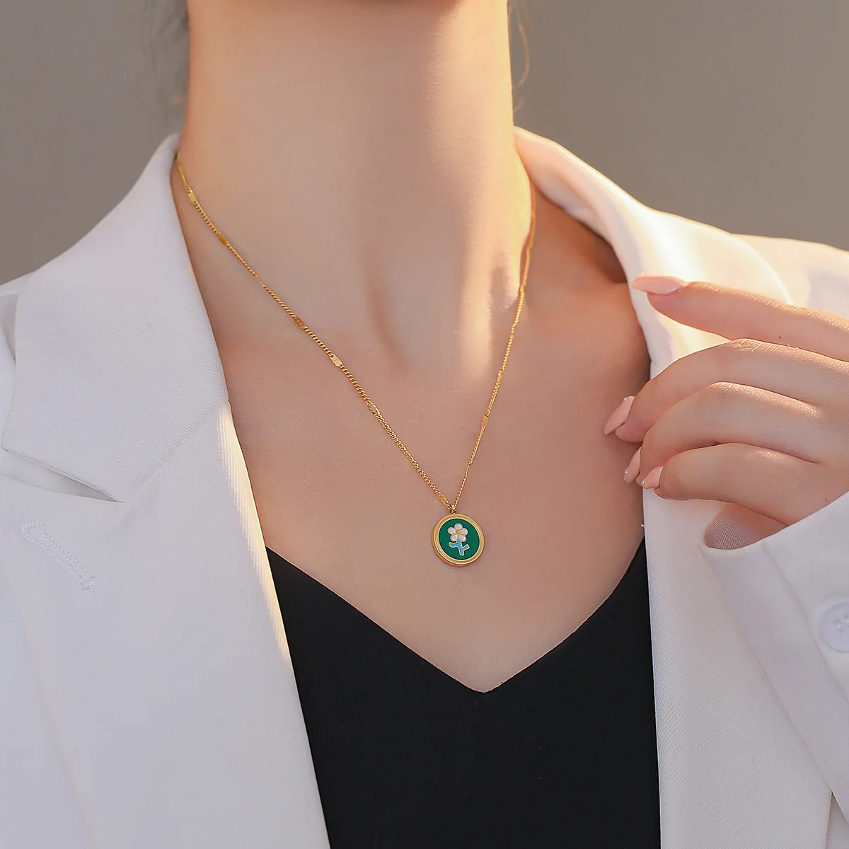 New stainless steel vintage Green floral necklace Gold color pendant necklace Women Party Jewelry