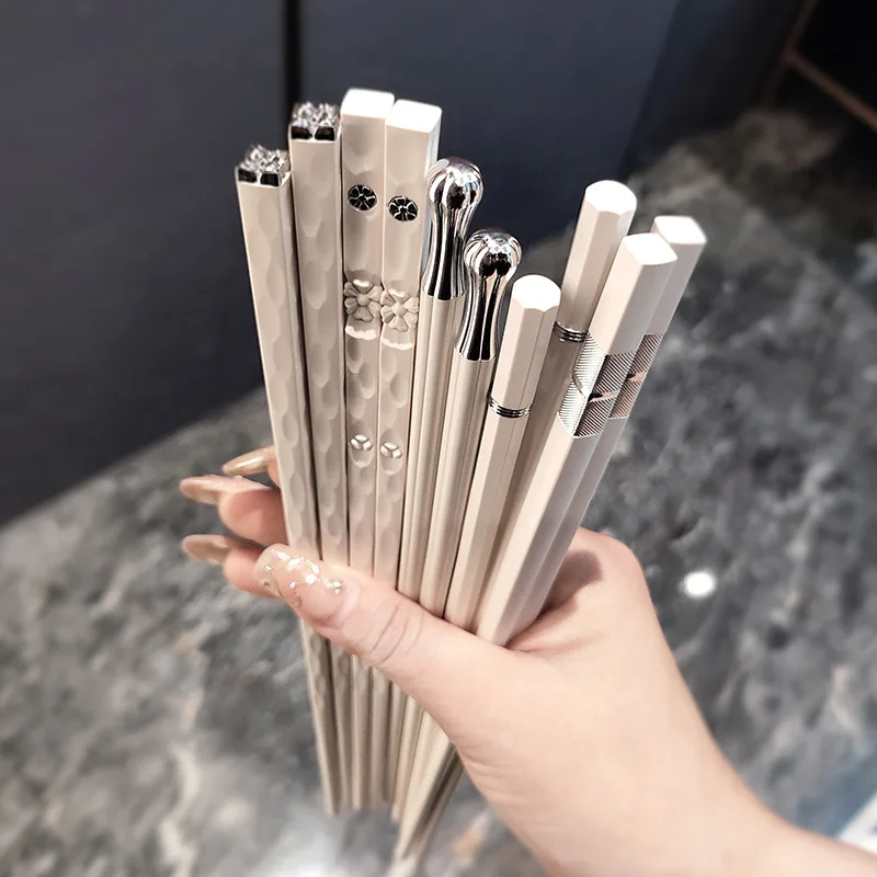 New alloy chopsticks mildew-proof high-value non-slip and high temperature resistant household one person one chopstick fast