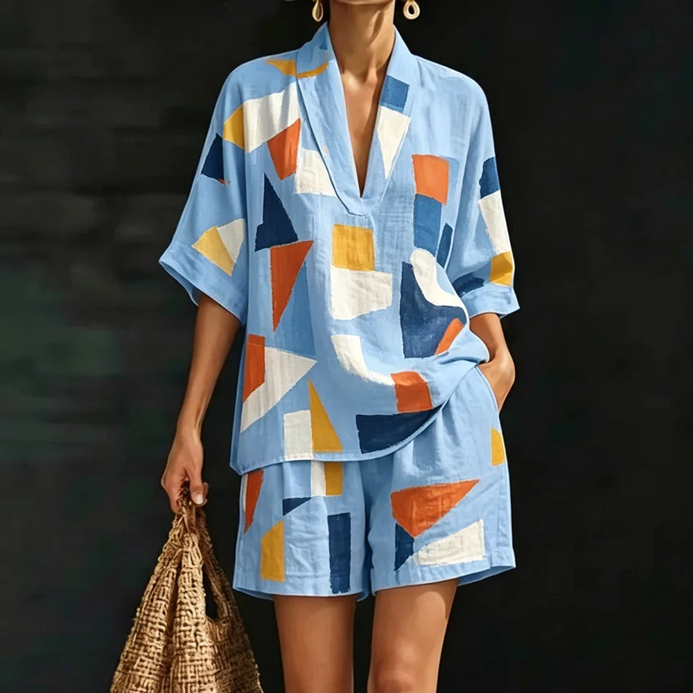 

Women's Geometry Printed Pattern Two-Piece Summer Set Loose V-Neck Top with Shorts Stylish and Comfortable Outfit