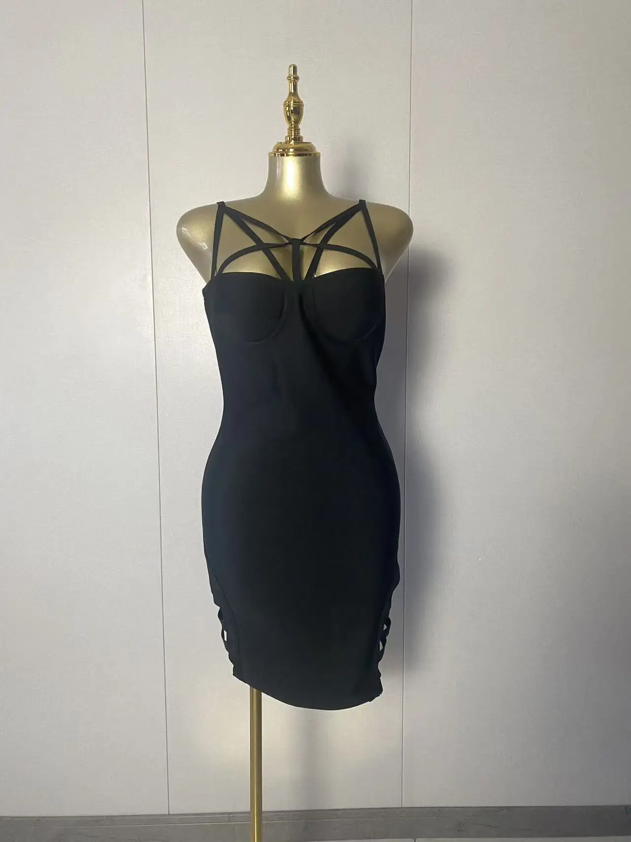 2025 nuevas mujeres Sexy sin mangas Halter negro Midi vestido ajustado 2025 elegante Club de noche vestidos de fiesta de cumpleaños de lujo