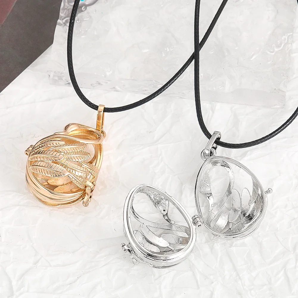3D Hollow Out Carved Swan Pendant Necklace Openable Aroma Diffuser Ball Crystal Placement Container Souvenir Amulet Jewelry