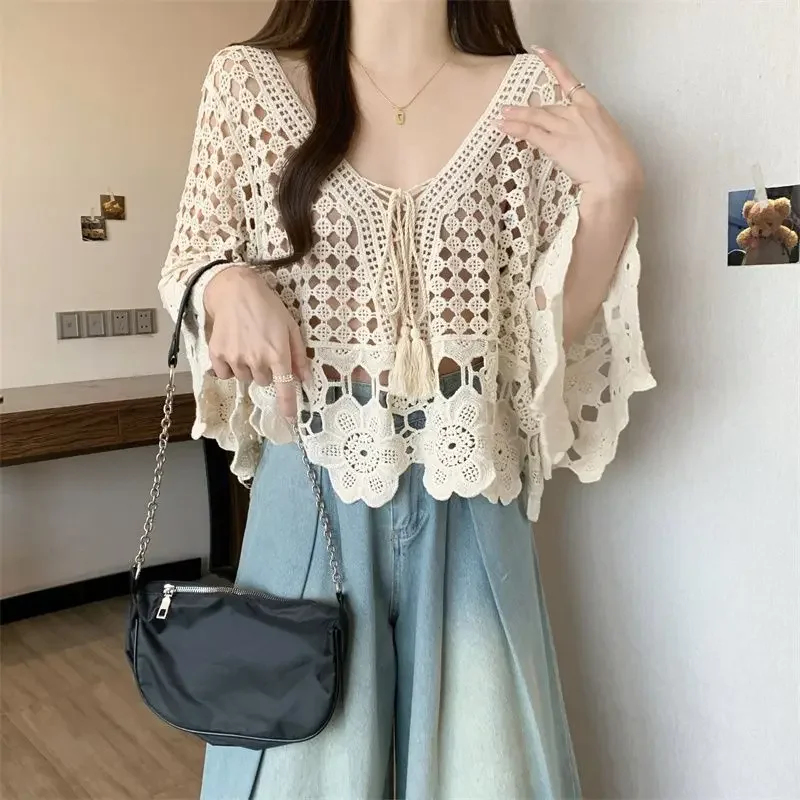 

Lace Hollow-out Sun Protection Knitted Cover-up Women's Thin French Short Unique and Beautiful Blouse JJ429