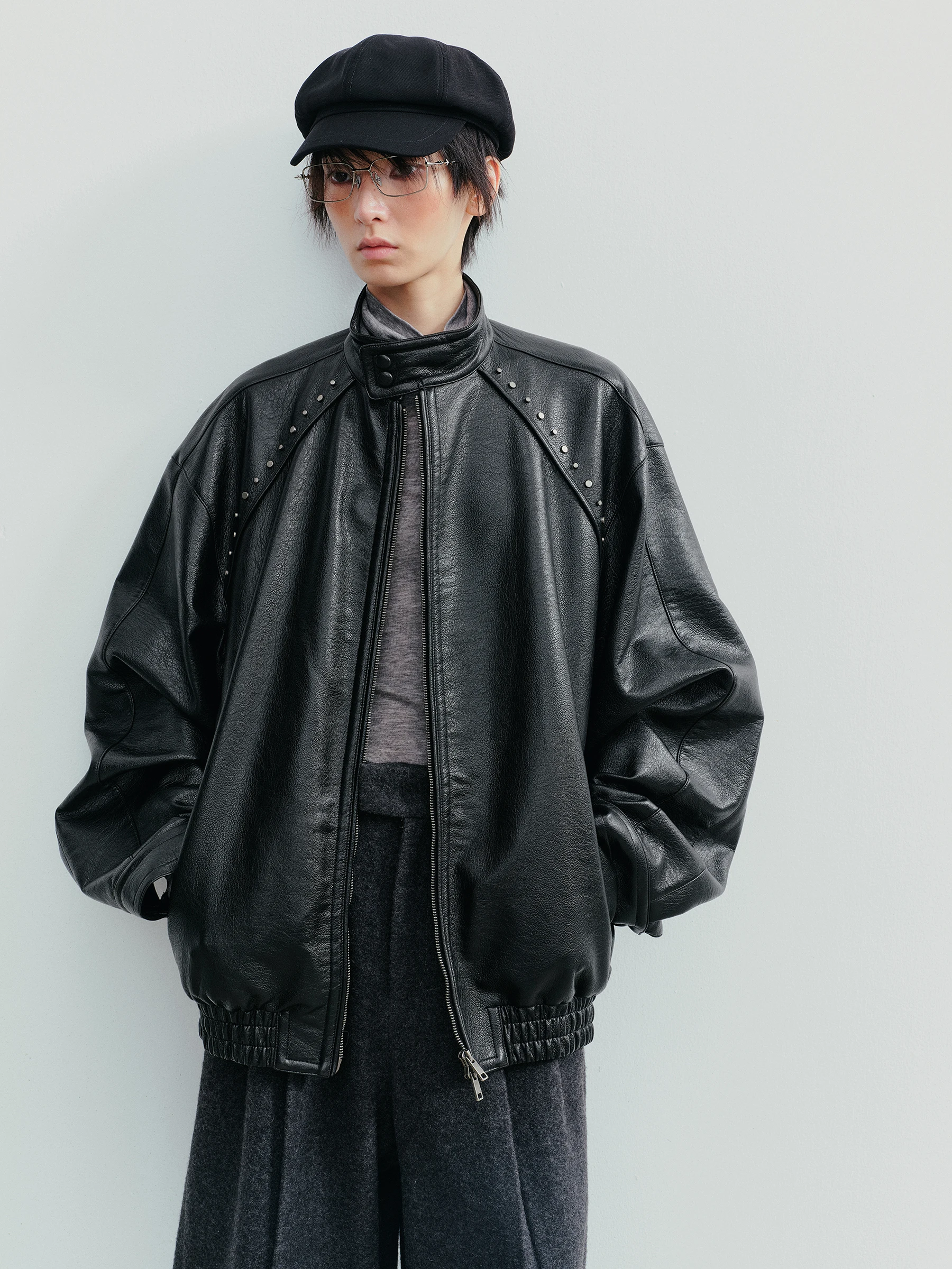 VERMO ヴィンテージショートレザージャケット リベット装飾付き コクーンシェイプ アウター レディース 春ファッション カジュアルコート