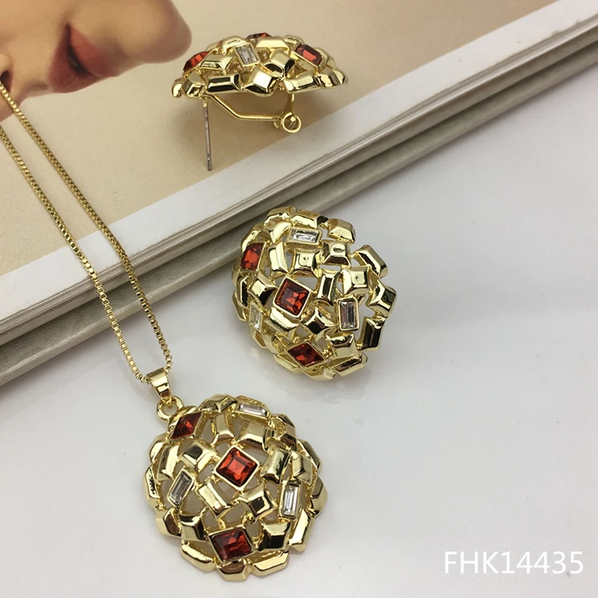 Yuminglai Superior 24K 24K Gold Plated Italian Jewelry Set Hollow Design Pendant and Earrings Jewelry Set for Women FHK8876