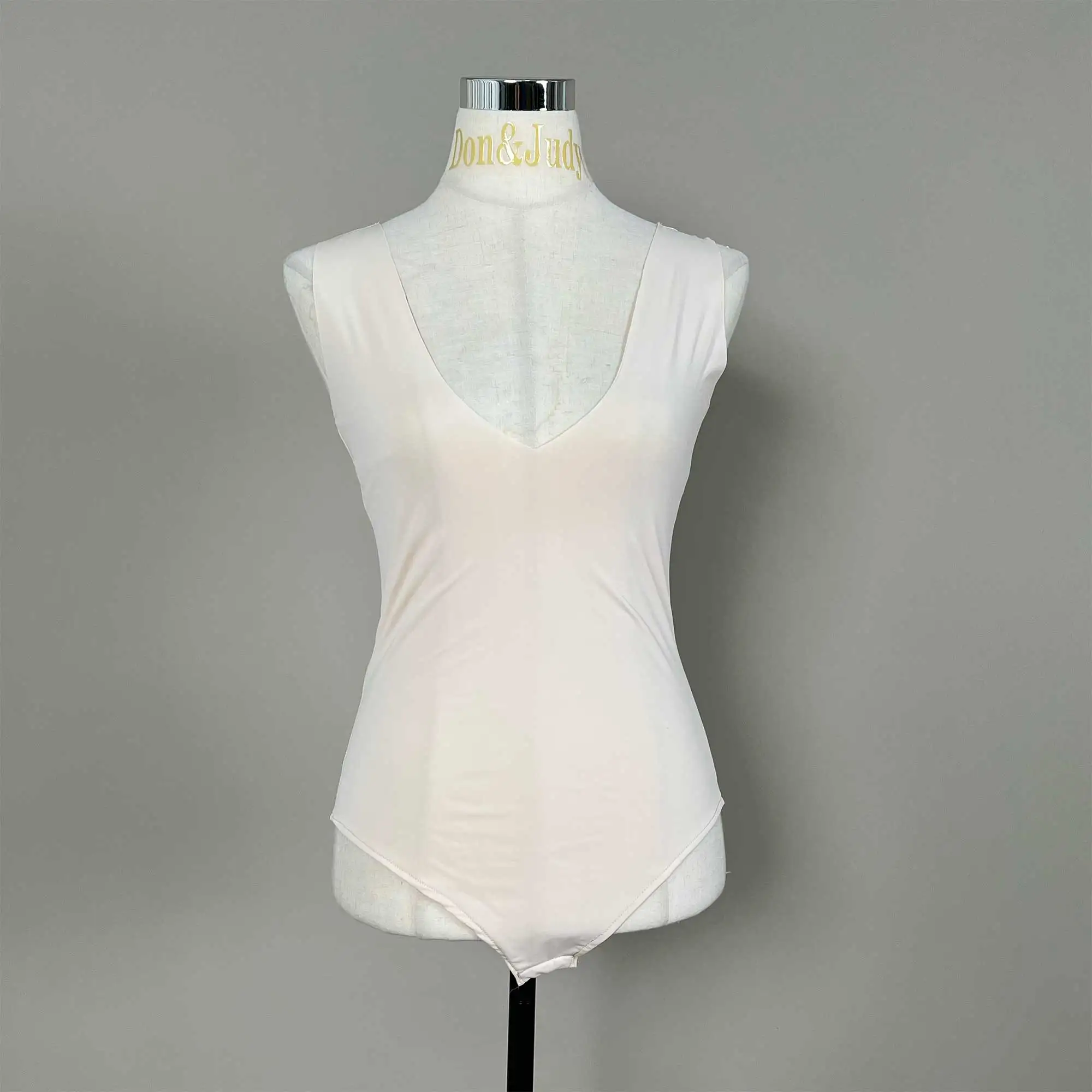 don-judy-body-de-nailon-y-elastano-liso-sin-mangas-con-cuello-en-v-profundo-prenda-basica-para-usar-en-capas-para-maternidad-o-sin-maternidad-estilo-casual