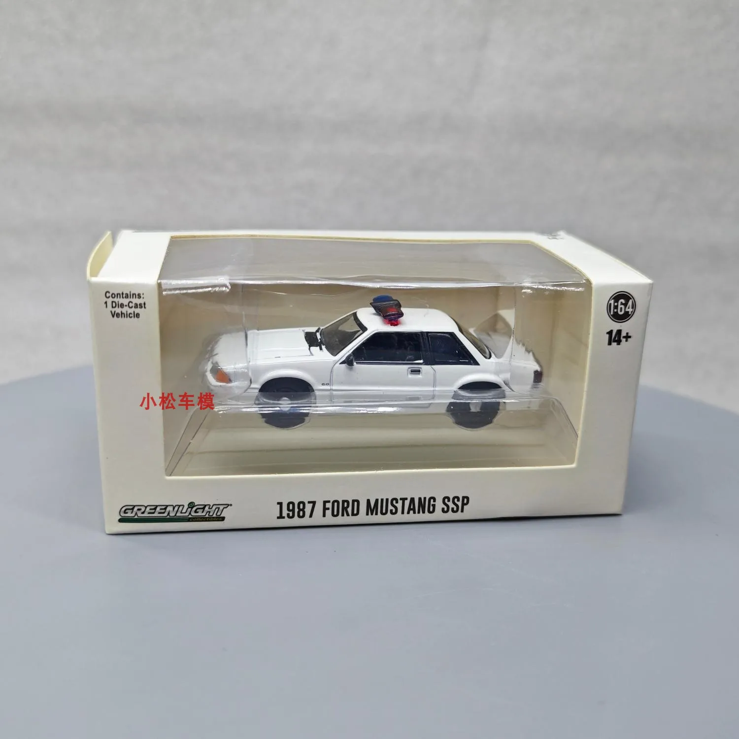 

1: 64 heat tracing 1987 Ford Mustang SSP white Advanced Collection Ornament Car Models