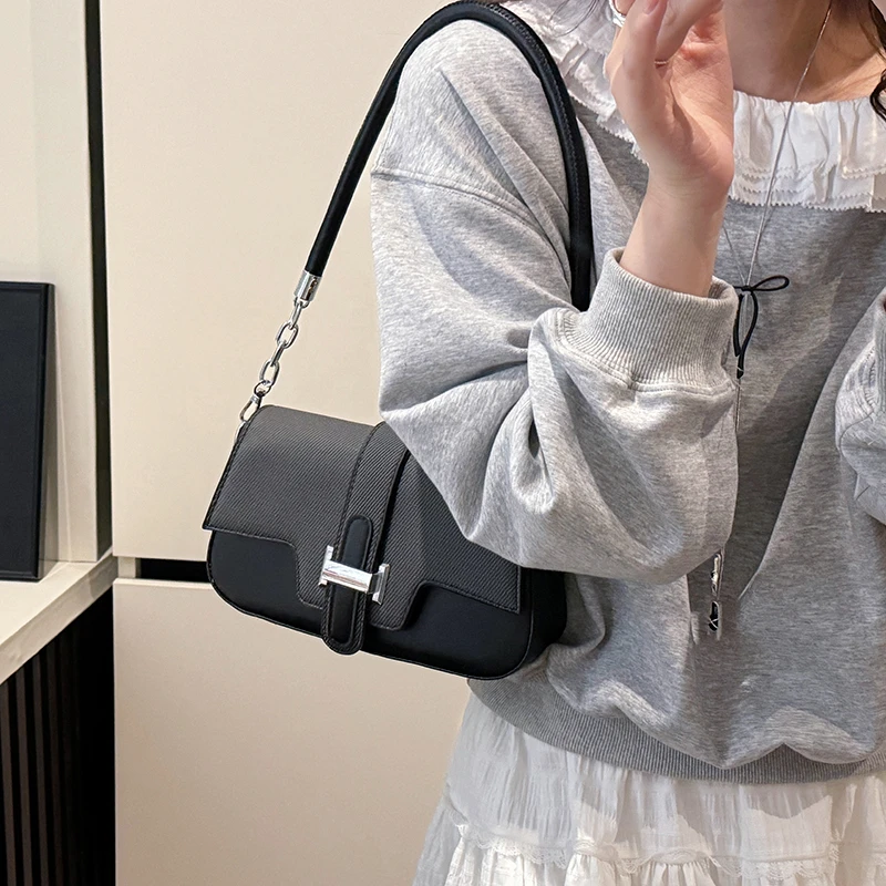 

Unique High-End Fashionable Messenger Bag Large Capacity Leather For Casual Commuter Women