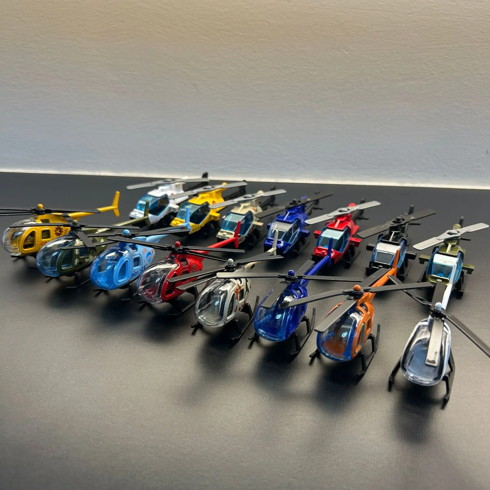 

Alloy Aircraft Model Toy Ornament Kids Birthday Party Carnival Kindergarten School Gift Reward Gift Bag Pinata Filler