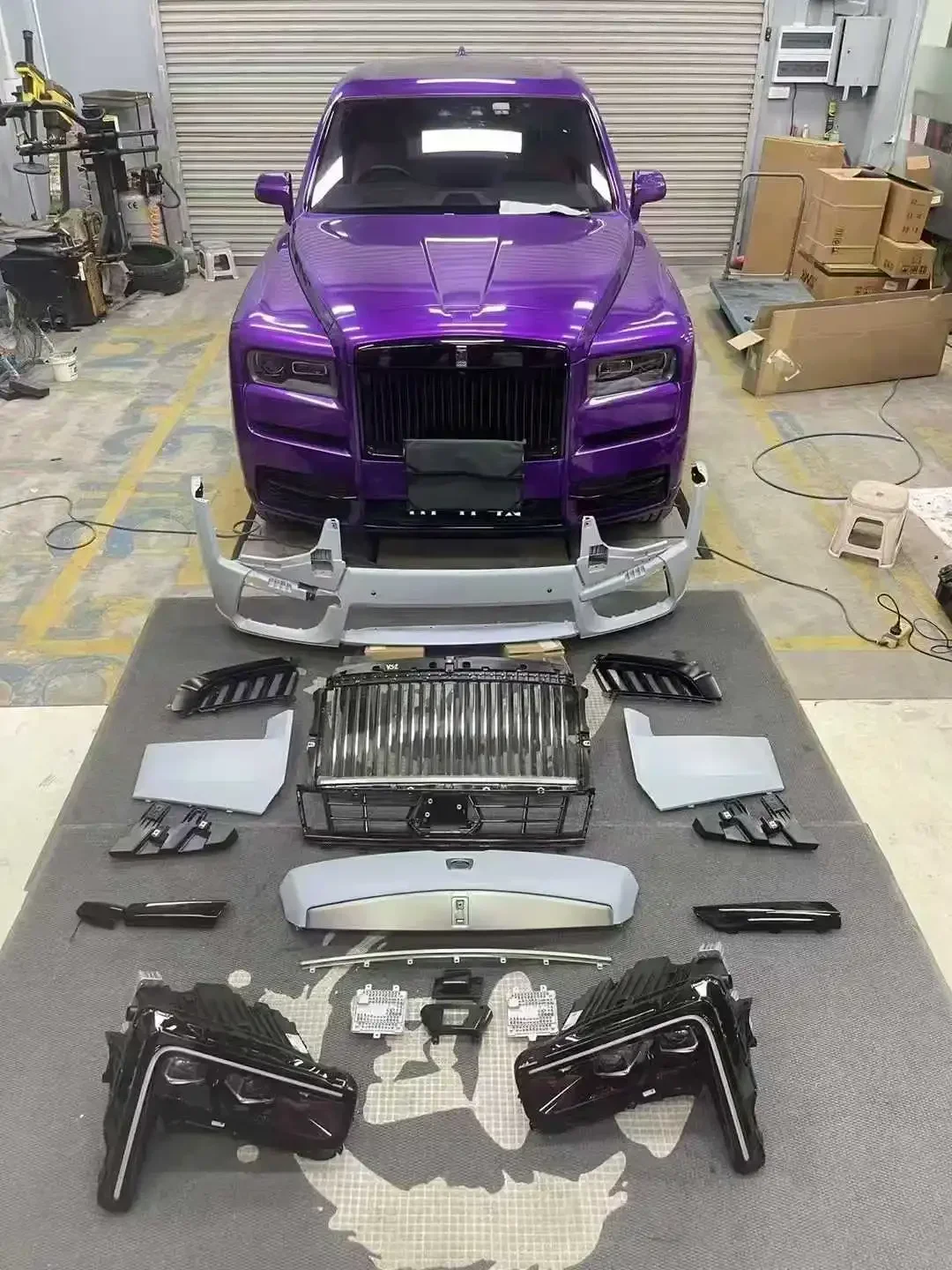 مناسبة لترقية رولز رويس من 24 كولينان إلى 25 كولينيان