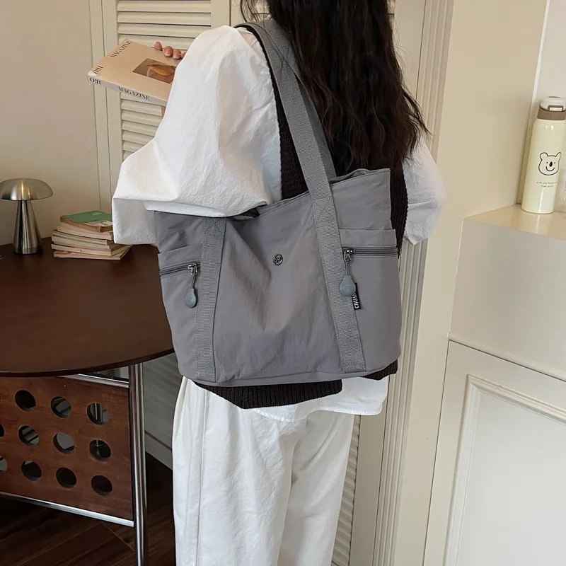 Large Capacity Women Nylon Crossbody Bag Lightweight Handbag Simple Fashion Commuter Travel Shoulder Bag