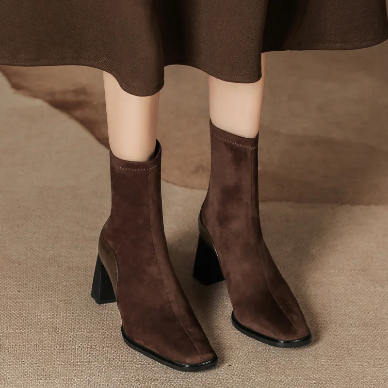 

French-style suede ankle boots for women, new autumn and winter model, with back zipper, chunky heel, square toe, slimming