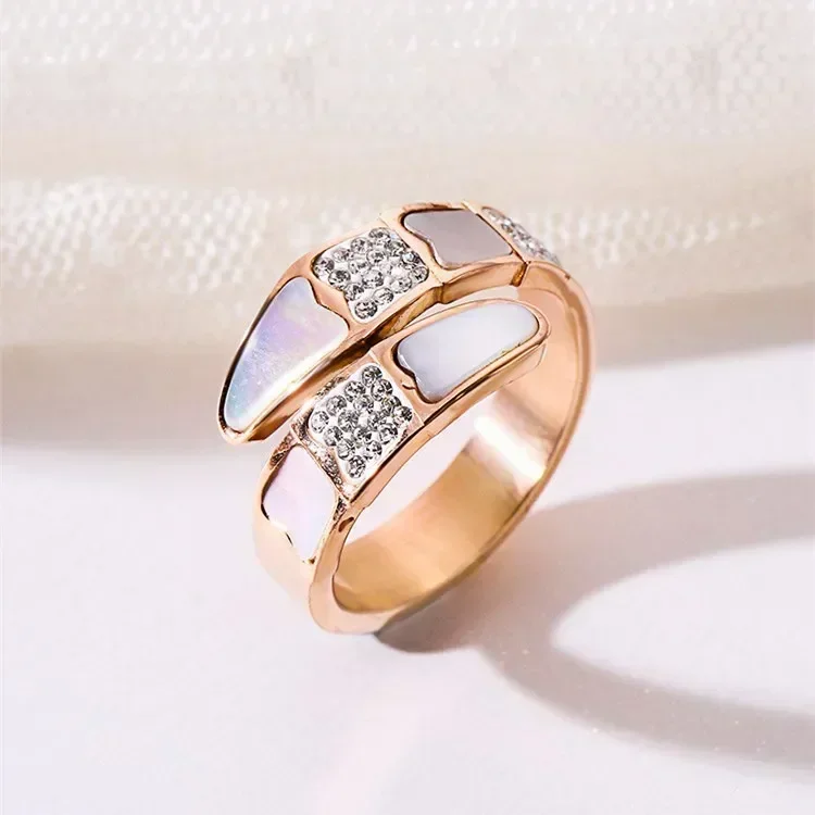 Sale Fine jewelry jewelry female Crystal from Austrian Individually set snake-shaped natural shell titanium steel ring