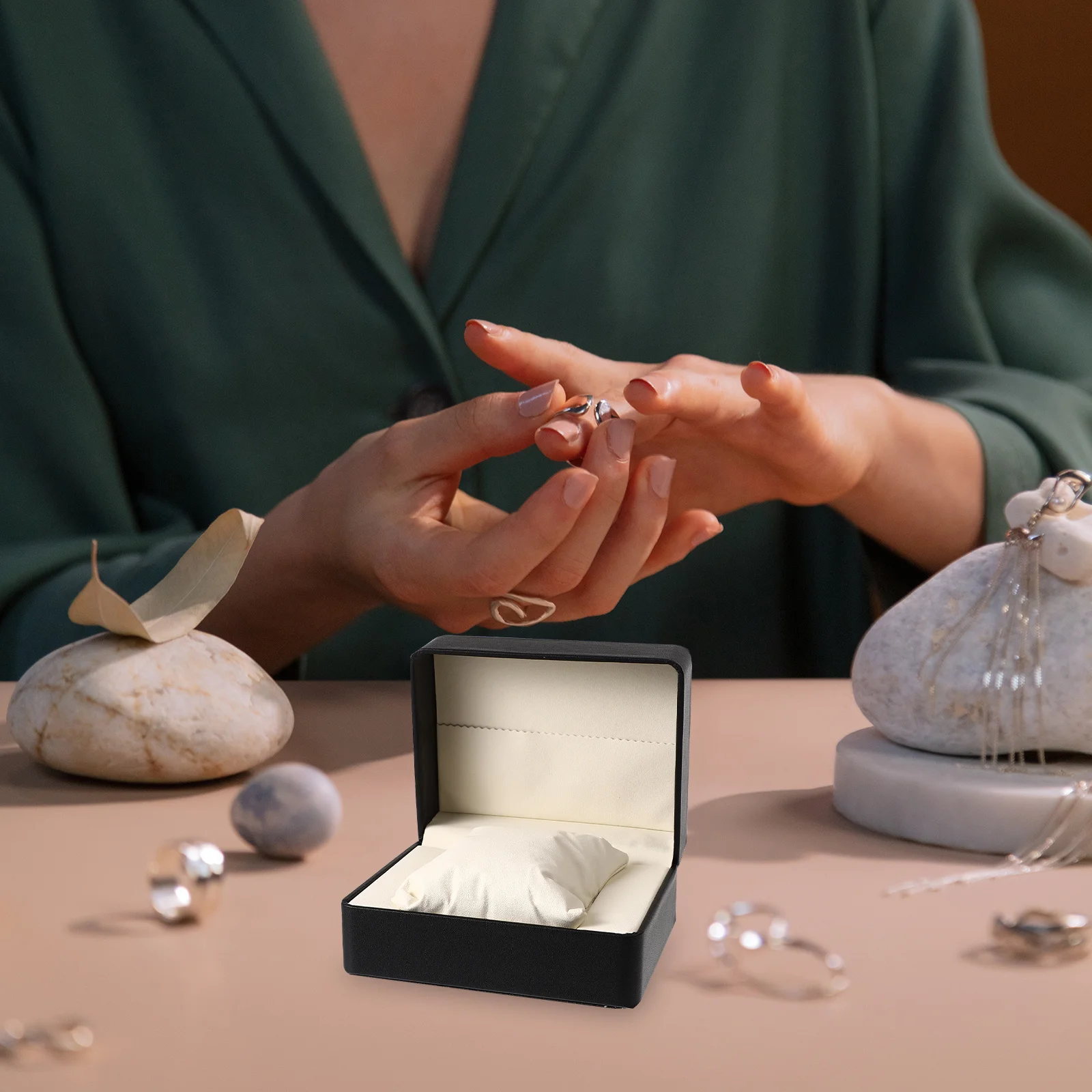 Watch Box PU Durable Storage Case Classic Elegant Design Jewelry Packing Display Organizer Travel Gift Container