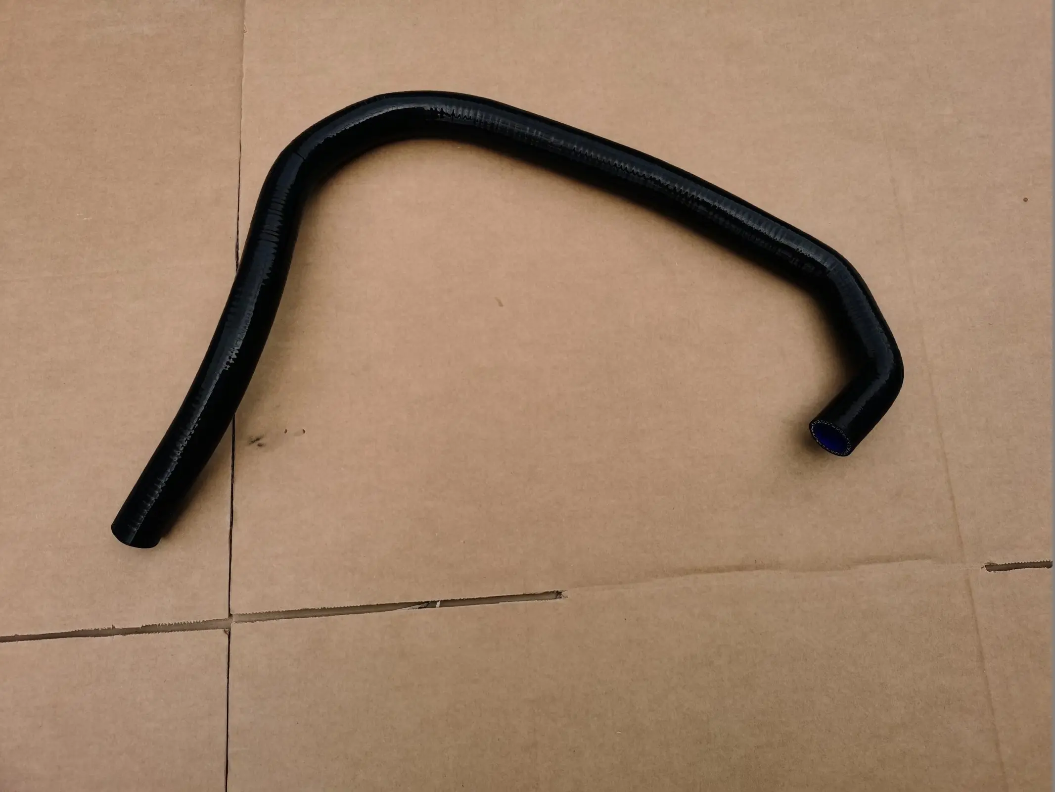 Silicone Coolant Water Hose For BMW N52 Z4 E86 3.0si / E85 3.0si 2.5i 10/2005 - 08/2008 17127545277