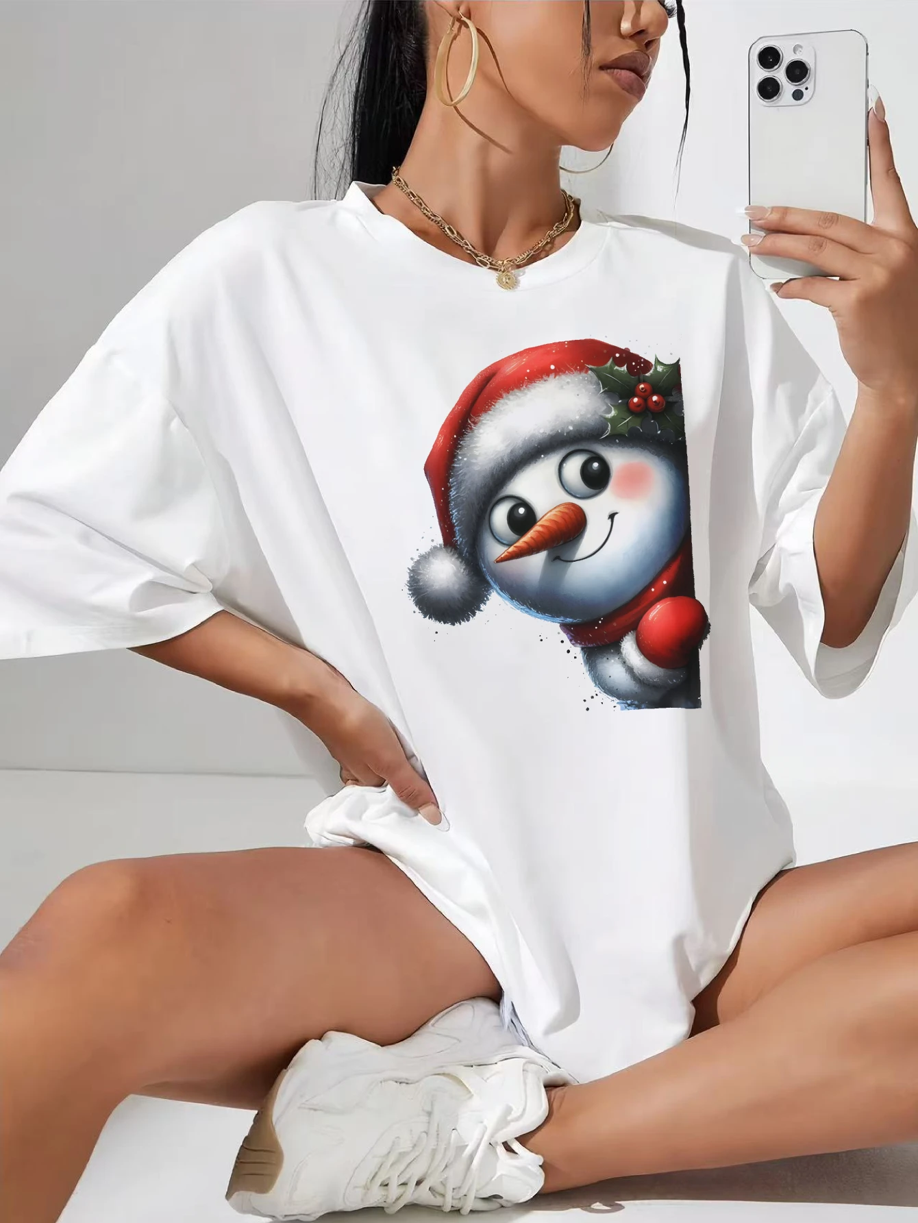 

Christmas Characters peeking around Women's Winter Cotton T-Shirt White Comfortable Casual Plus Size for Christmas Pregnancy