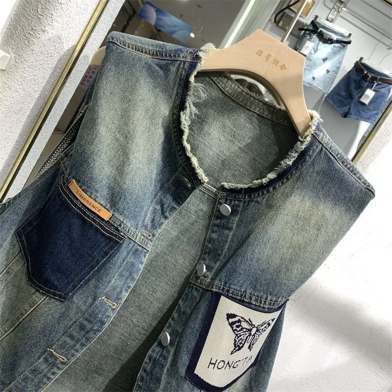 2024 Sleeveless Denim Jacket Vest Women Spring Short Jackets Fashion Fried Street Single-Breasted Waistcoat Cowgirl Vests Coat