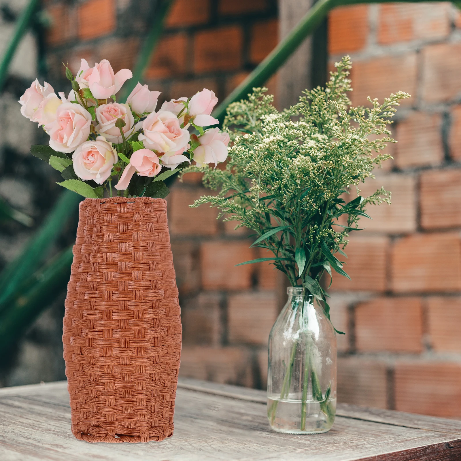 

Woven Flower Vase Decorative Imitation Rattan Vase for Home Office Desk Dried Flowers Arrangement Rustic Style Plastic Plant