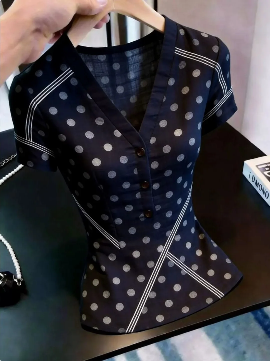 

Elegant Polka Dot V-Neck Short Sleeve Shirt Women's Slim Fit Comfortable Top Korean Style Commute Silk Blend Summer Fashion