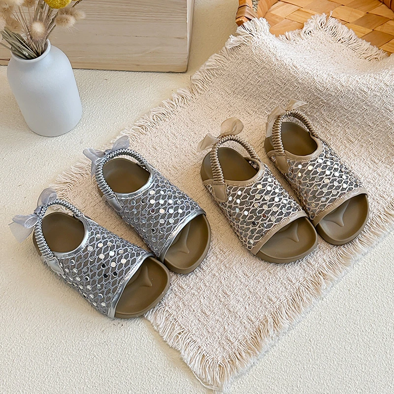 

2026 New Girls' Summer Rhinestone Mesh Sandals Bow Decoration Soft Sole Children's Slippers Non-Slip Casual Children's Sandals